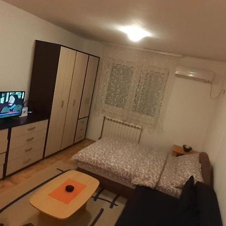شقة Sirmijum Hause سريمسكا ميتروفيكا المظهر الخارجي الصورة