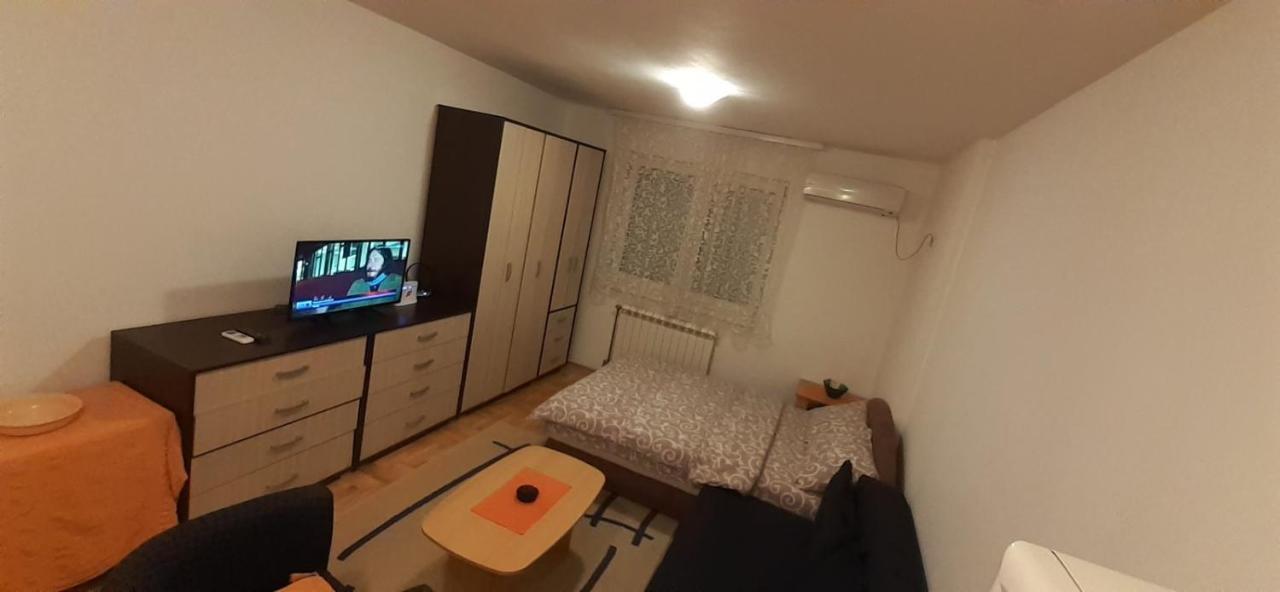 شقة Sirmijum Hause سريمسكا ميتروفيكا المظهر الخارجي الصورة